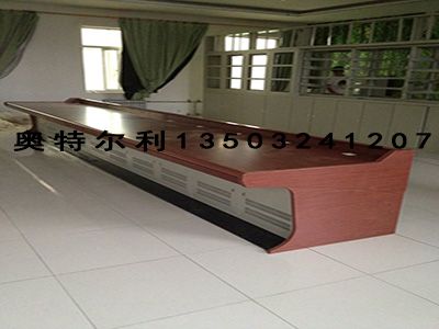 使用方便的操作臺(tái)